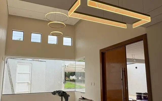 Ambiente com pontos de iluminação instalados pela Guga Energy