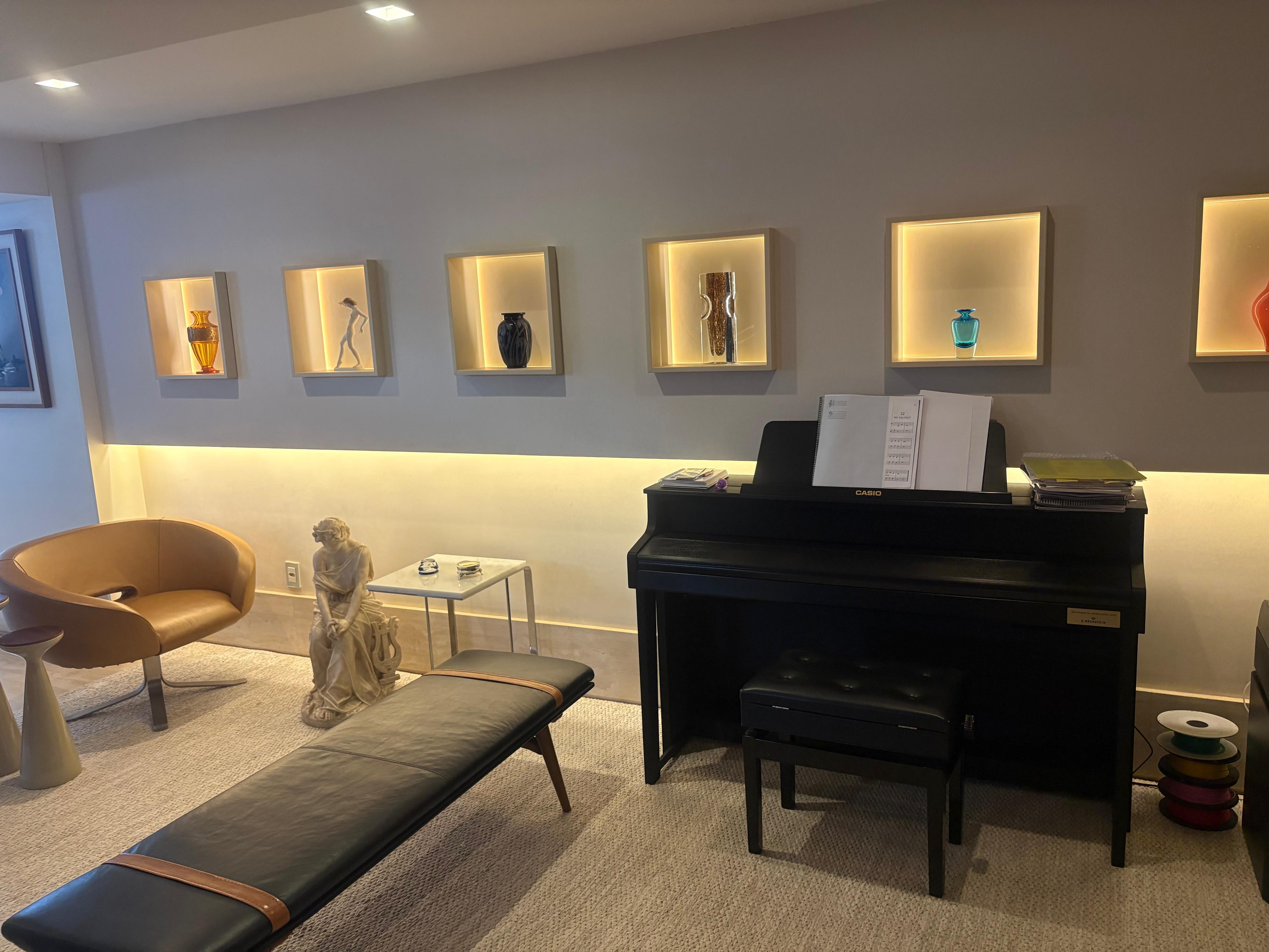 Ambiente residencial com iluminação preparada para automação